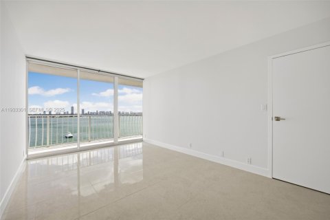 Condominio en venta en North Bay Village, Florida, 2 dormitorios, 95.69 m2 № 1992273 - foto 18