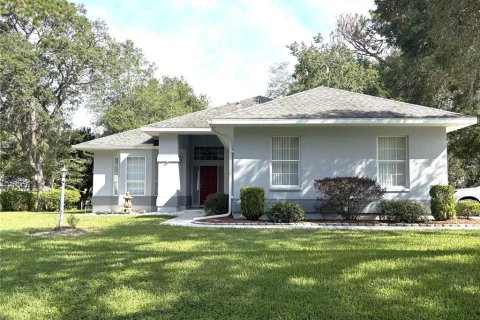 House in Dunnellon, Florida 3 bedrooms, 156.17 sq.m. № 1900939 - photo 1
