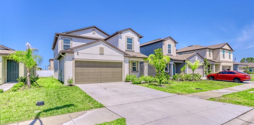 Casa en Spring Hill, Florida 5 dormitorios, 221.94 m2 № 1747035