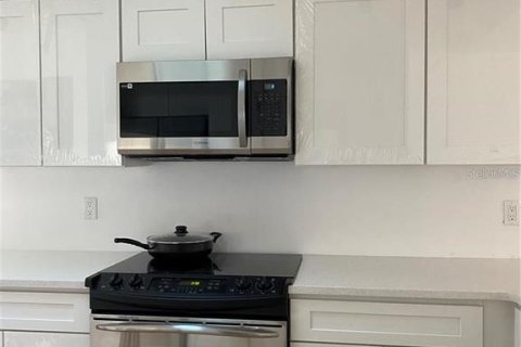 House in Winter Springs, Florida 3 bedrooms, 135.27 sq.m. № 1757127 - photo 5