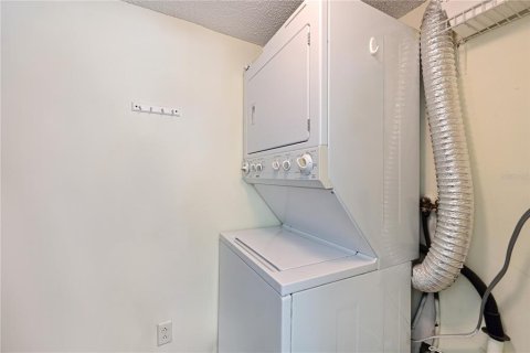 Condo in Bradenton, Florida, 2 bedrooms  № 1569405 - photo 28