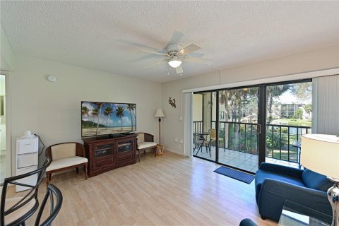 Condo in Bradenton, Florida, 2 bedrooms  № 1569405 - photo 18
