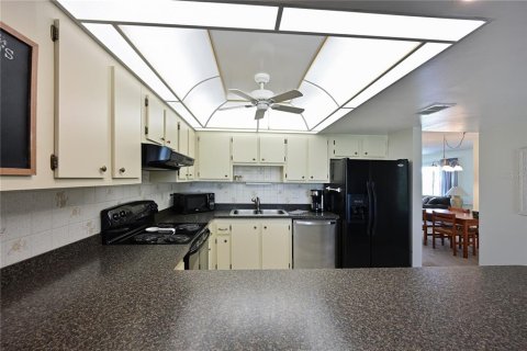 Condo in Bradenton, Florida, 2 bedrooms  № 1569405 - photo 16