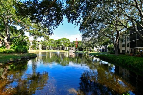 Condo in Bradenton, Florida, 2 bedrooms  № 1569405 - photo 2