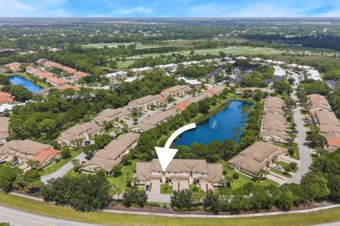 Townhouse in Port St. Lucie, Florida 3 bedrooms, 173.36 sq.m. № 2261147 - photo 29