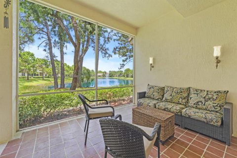 Townhouse in Port St. Lucie, Florida 3 bedrooms, 173.36 sq.m. № 2261147 - photo 5