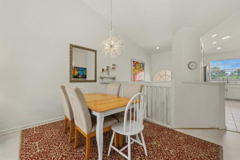 Townhouse in Port St. Lucie, Florida 3 bedrooms, 173.36 sq.m. № 2261147 - photo 16