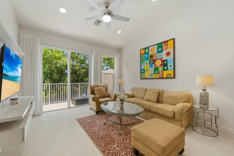 Townhouse in Port St. Lucie, Florida 3 bedrooms, 173.36 sq.m. № 2261147 - photo 2