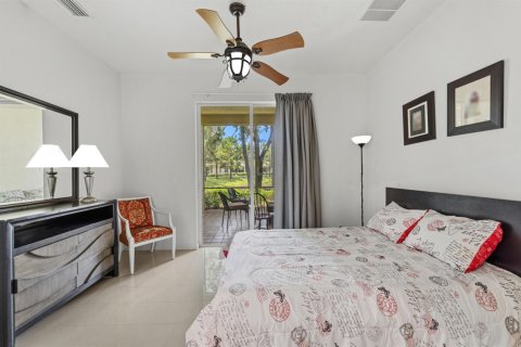 Townhouse in Port St. Lucie, Florida 3 bedrooms, 173.36 sq.m. № 2261147 - photo 26