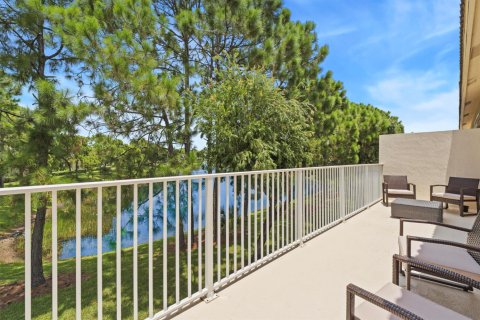 Townhouse in Port St. Lucie, Florida 3 bedrooms, 173.36 sq.m. № 2261147 - photo 14