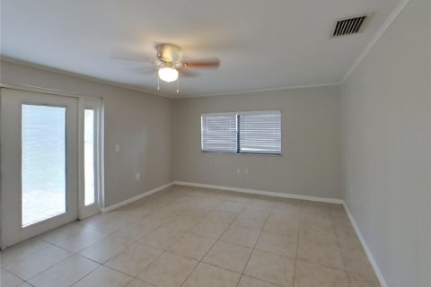 House in Valrico, Florida 4 bedrooms, 209.77 sq.m. № 1910994 - photo 10