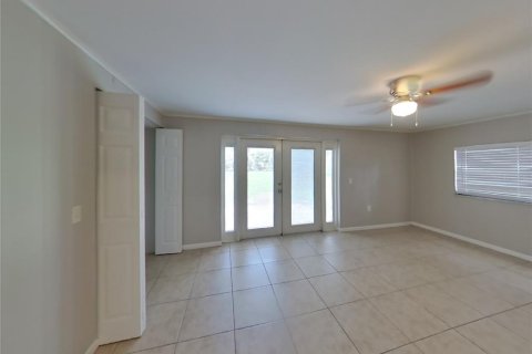 House in Valrico, Florida 4 bedrooms, 209.77 sq.m. № 1910994 - photo 9