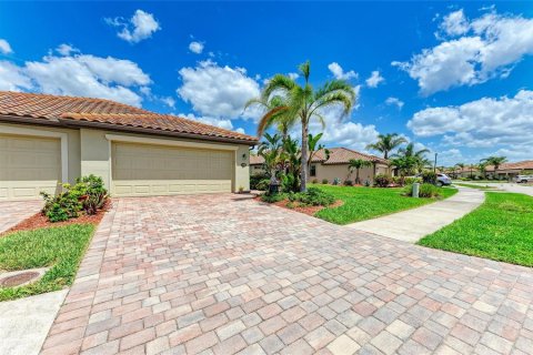 House in Venice, Florida 2 bedrooms, 146.04 sq.m. № 1620346 - photo 1
