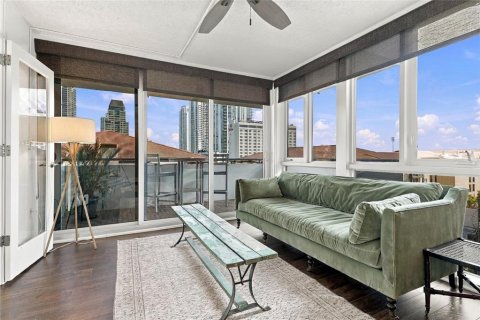 Condo in Saint Petersburg, Florida, 2 bedrooms № 2420533 - photo 2