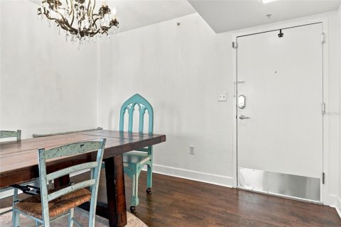 Condo in Saint Petersburg, Florida, 2 bedrooms № 2420533 - photo 12