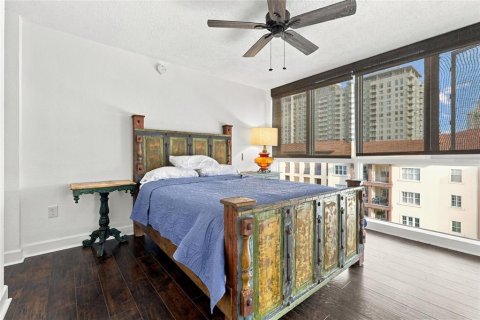 Condo in Saint Petersburg, Florida, 2 bedrooms № 2420533 - photo 15