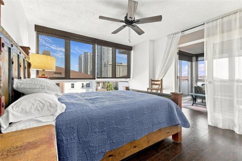 Condo in Saint Petersburg, Florida, 2 bedrooms № 2420533 - photo 18