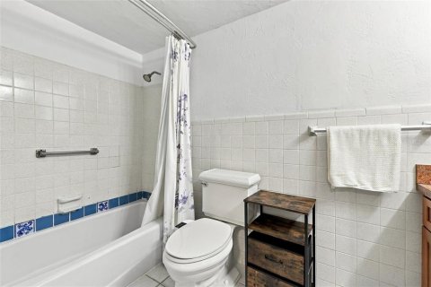 Condo in Saint Petersburg, Florida, 2 bedrooms № 2420533 - photo 23