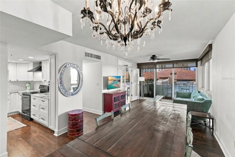 Condo in Saint Petersburg, Florida, 2 bedrooms № 2420533 - photo 5