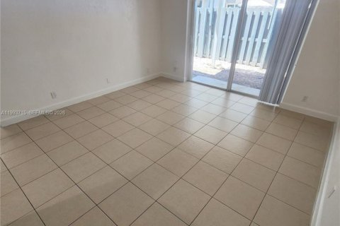 Apartamento en alquiler en Cutler Bay, Florida, 3 dormitorios, 20773.04 m2 № 2055491 - foto 6