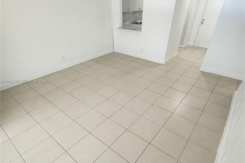 Apartamento en alquiler en Cutler Bay, Florida, 3 dormitorios, 20773.04 m2 № 2055491 - foto 5