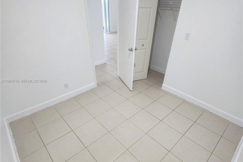 Apartamento en alquiler en Cutler Bay, Florida, 3 dormitorios, 20773.04 m2 № 2055491 - foto 9