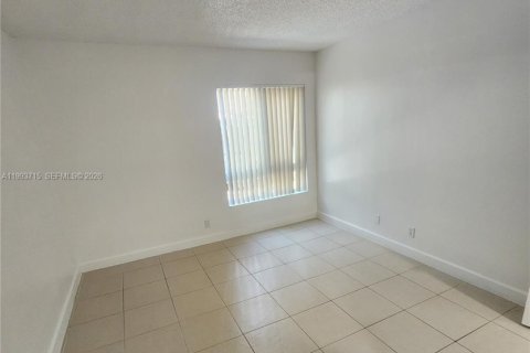 Apartamento en alquiler en Cutler Bay, Florida, 3 dormitorios, 20773.04 m2 № 2055491 - foto 15