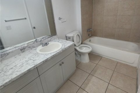 Apartamento en alquiler en Cutler Bay, Florida, 3 dormitorios, 20773.04 m2 № 2055491 - foto 11