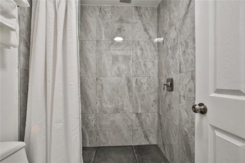 House in Kissimmee, Florida 2 bedrooms, 96.43 sq.m. № 1721703 - photo 17