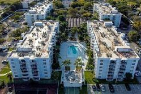 Condominio en Miami, Florida, 1 dormitorio  № 2001073