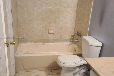 Condominio en venta en Miami, Florida, 1 dormitorio, 76.74 m2 № 2001073 - foto 12