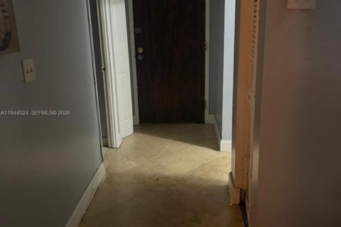 Condominio en venta en Miami, Florida, 1 dormitorio, 76.74 m2 № 2001073 - foto 7