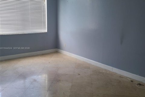 Condominio en venta en Miami, Florida, 1 dormitorio, 76.74 m2 № 2001073 - foto 3