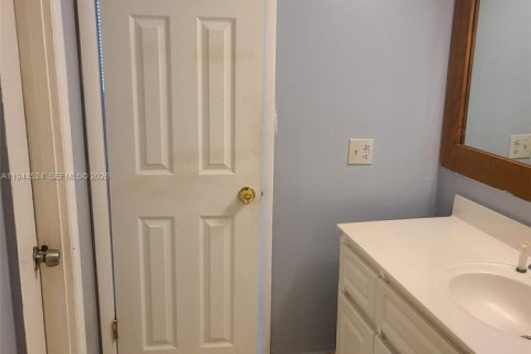 Condominio en venta en Miami, Florida, 1 dormitorio, 76.74 m2 № 2001073 - foto 11