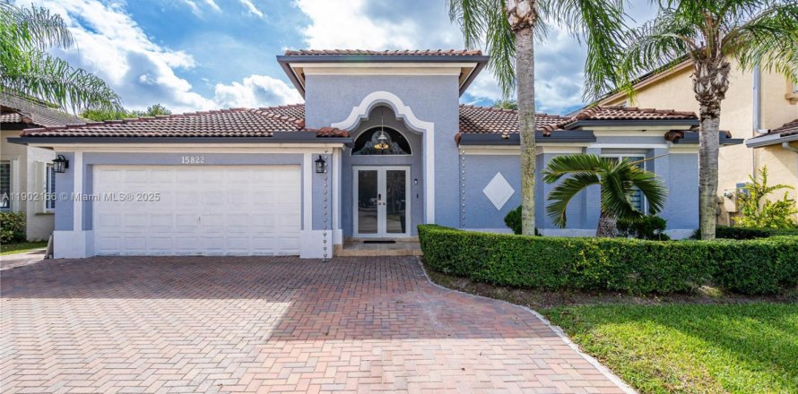 Casa en Miami, Florida 4 dormitorios, 180.04 m2 № 1953610