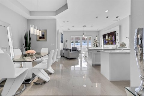 Casa en alquiler en Miami, Florida, 4 dormitorios, 180.04 m2 № 1953610 - foto 21