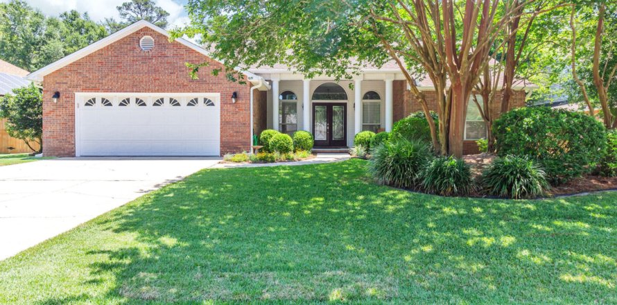 House in Niceville, Florida 3 bedrooms, 216.56 sq.m. № 590261