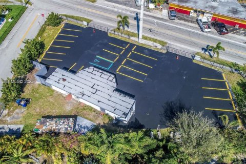Commercial property in Hallandale Beach, Florida № 2034487 - photo 3