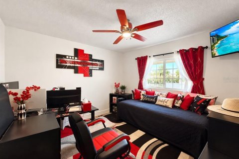 House in Brandon, Florida 3 bedrooms, 139.26 sq.m. № 2428751 - photo 22