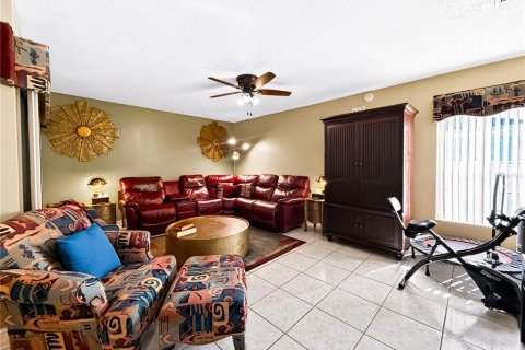 House in Brandon, Florida 3 bedrooms, 139.26 sq.m. № 2428751 - photo 13