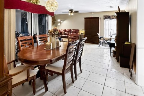 House in Brandon, Florida 3 bedrooms, 139.26 sq.m. № 2428751 - photo 11