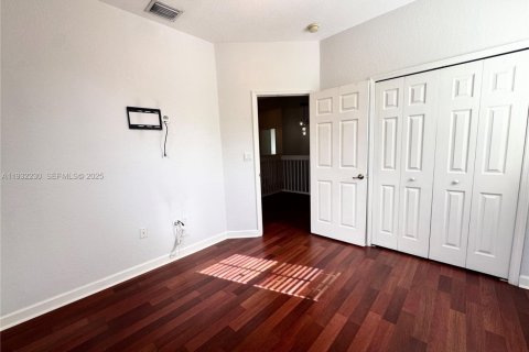 Villa ou maison à vendre à Miami, Floride: 4 chambres, 192.68 m2 № 1992019 - photo 23