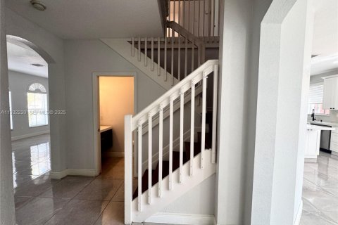 Villa ou maison à vendre à Miami, Floride: 4 chambres, 192.68 m2 № 1992019 - photo 17