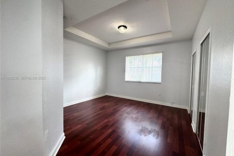 Villa ou maison à vendre à Miami, Floride: 4 chambres, 192.68 m2 № 1992019 - photo 7