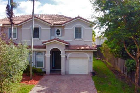 Villa ou maison à vendre à Miami, Floride: 4 chambres, 192.68 m2 № 1992019 - photo 1