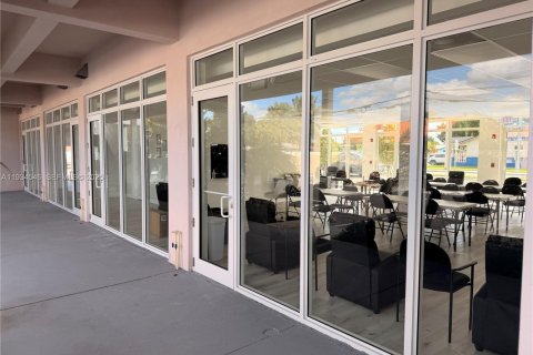 Купить коммерческую недвижимость в Хайалиа, Флорида № 1992724 - фото 5