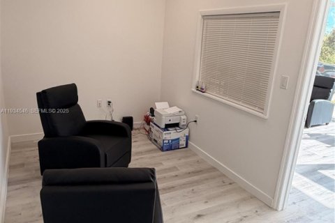 Купить коммерческую недвижимость в Хайалиа, Флорида № 1992724 - фото 10