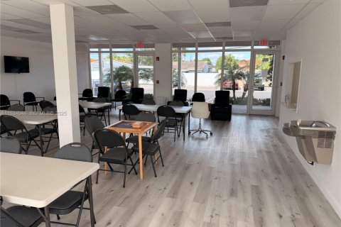 Купить коммерческую недвижимость в Хайалиа, Флорида № 1992724 - фото 6