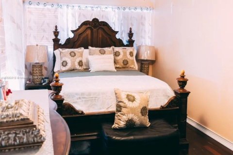 Casa en alquiler en Miami Gardens, Florida, 4 dormitorios, 171.03 m2 № 1944331 - foto 11