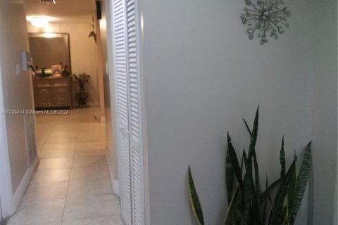 Снять в аренду виллу или дом в Корал-Спрингс, Флорида 4 спальни, 203.55м2, № 1934351 - фото 5